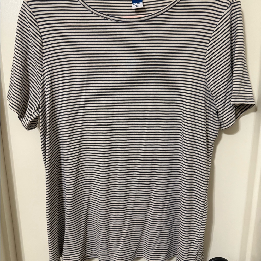 Old Navy Black and White Striped Short Sleeve Tee